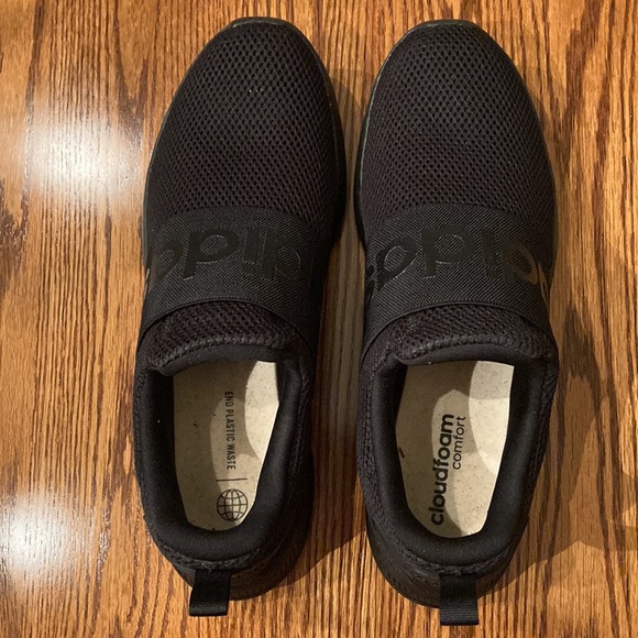 Men’s Adidas slip on sneakers - Picture 3 of 9